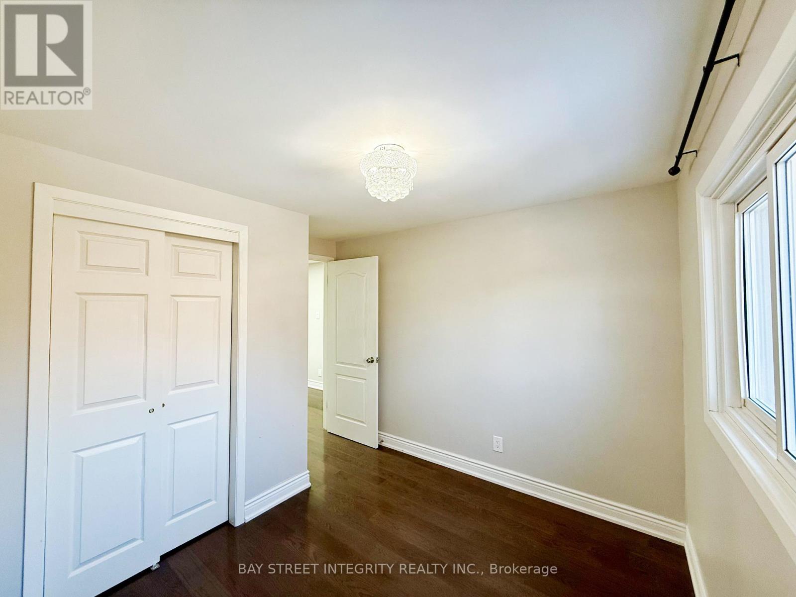 2193 Constance Drive, Oakville, Ontario  L6J 5L5 - Photo 11 - W12829030