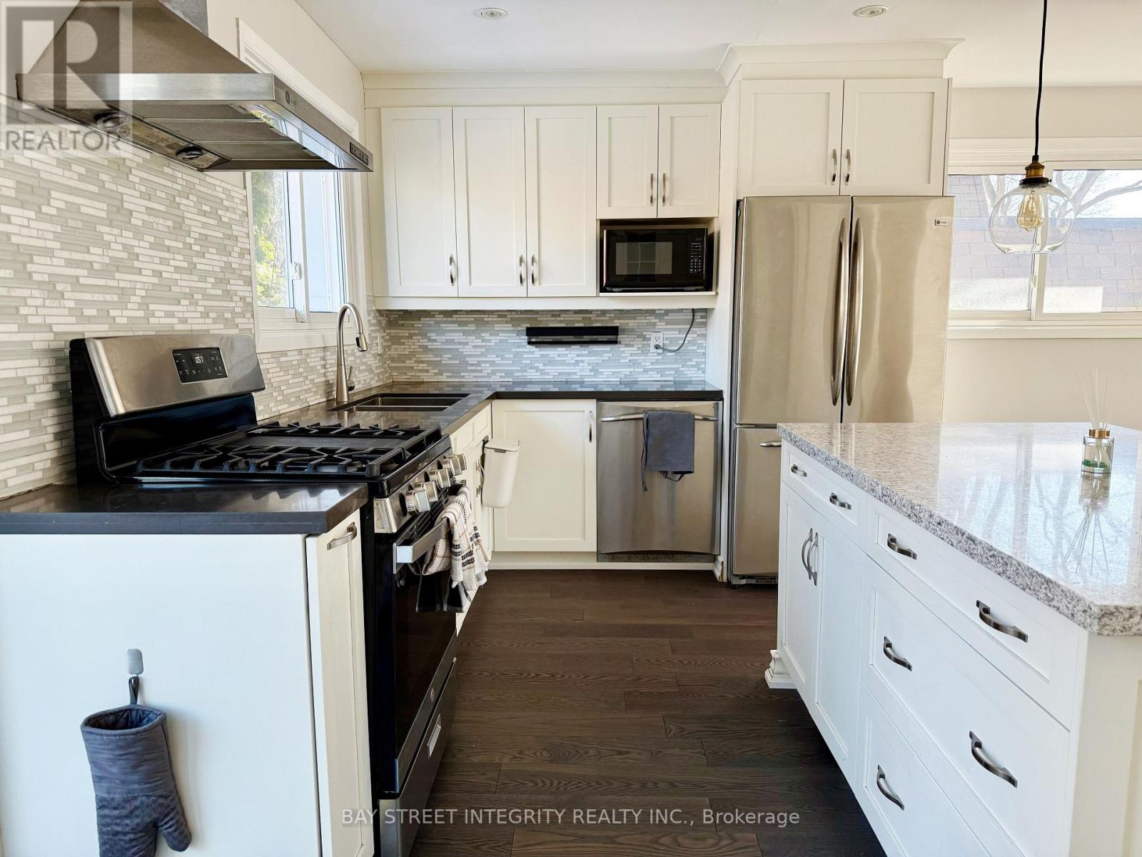 2193 Constance Drive, Oakville, Ontario  L6J 5L5 - Photo 24 - W12829030