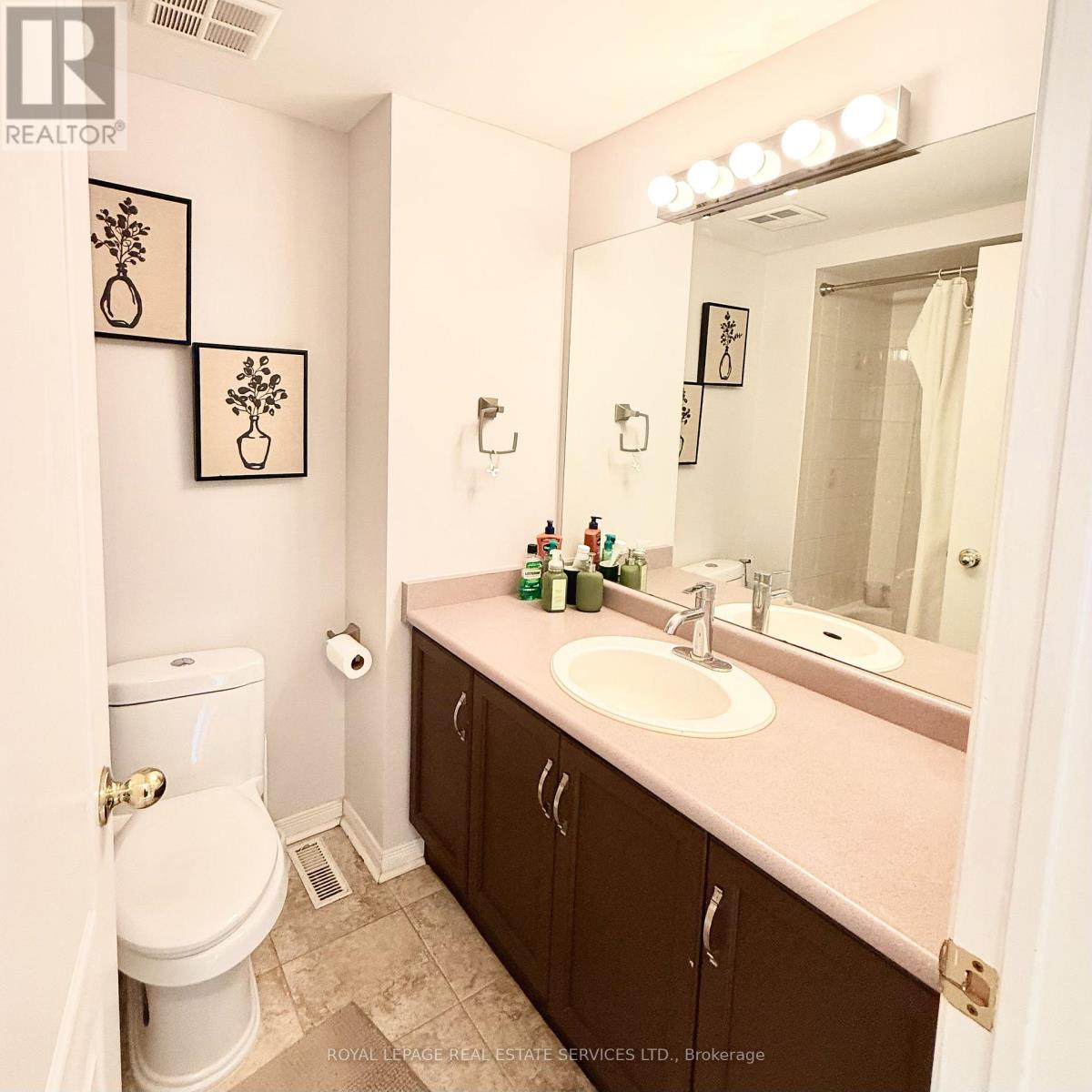 40 Chester Street, Oakville, Ontario  L6H 6G8 - Photo 10 - W12829050