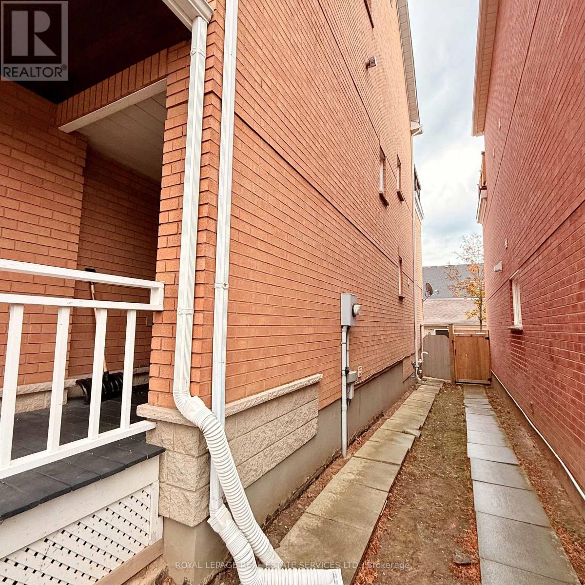 40 Chester Street, Oakville, Ontario  L6H 6G8 - Photo 23 - W12829050