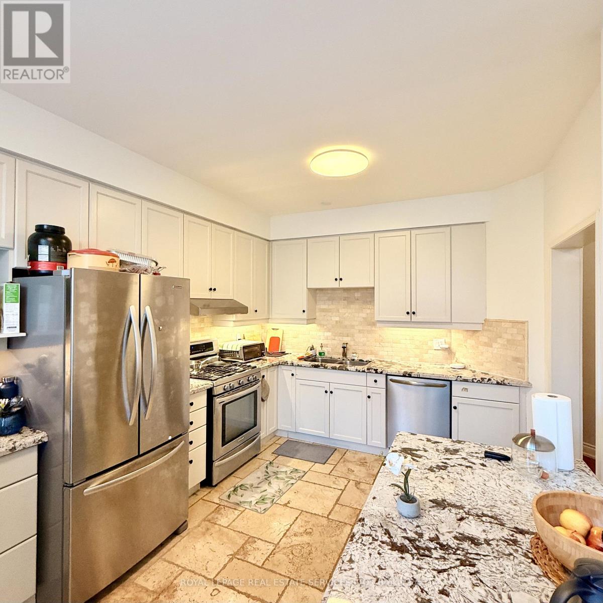 40 Chester Street, Oakville, Ontario  L6H 6G8 - Photo 6 - W12829050