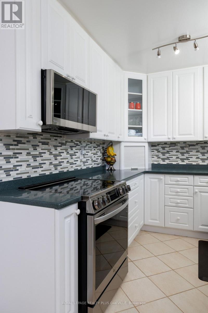 475 Sunset Drive, Oakville, Ontario  L6L 3N3 - Photo 13 - W12829054