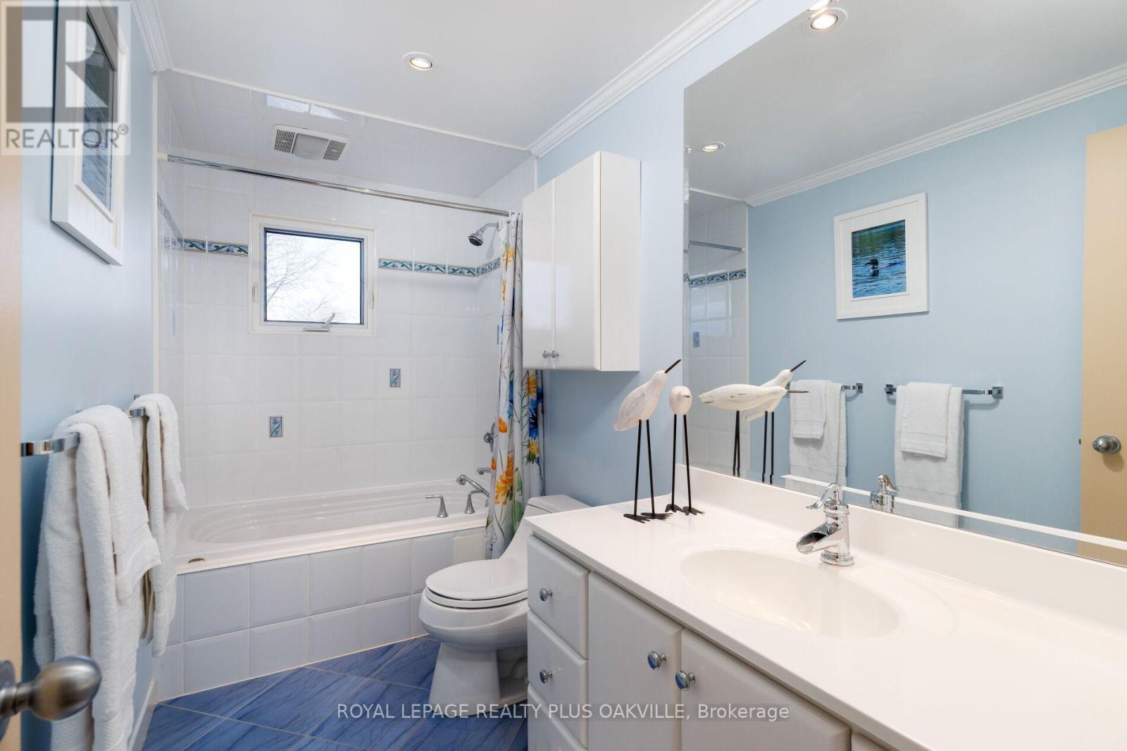 475 Sunset Drive, Oakville, Ontario  L6L 3N3 - Photo 19 - W12829054