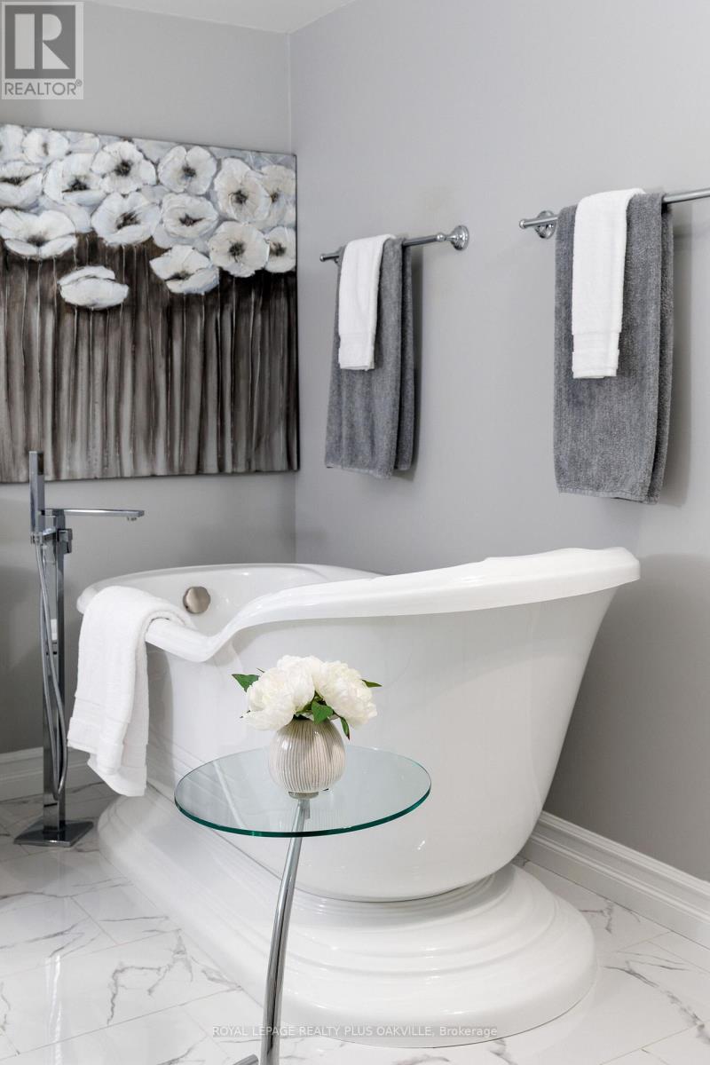 475 Sunset Drive, Oakville, Ontario  L6L 3N3 - Photo 30 - W12829054