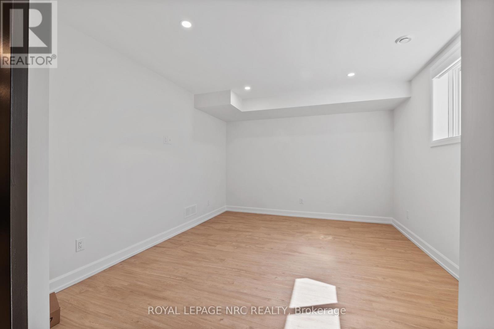 4 Page Street, Pelham, Ontario  L3E 0X3 - Photo 28 - X12789740