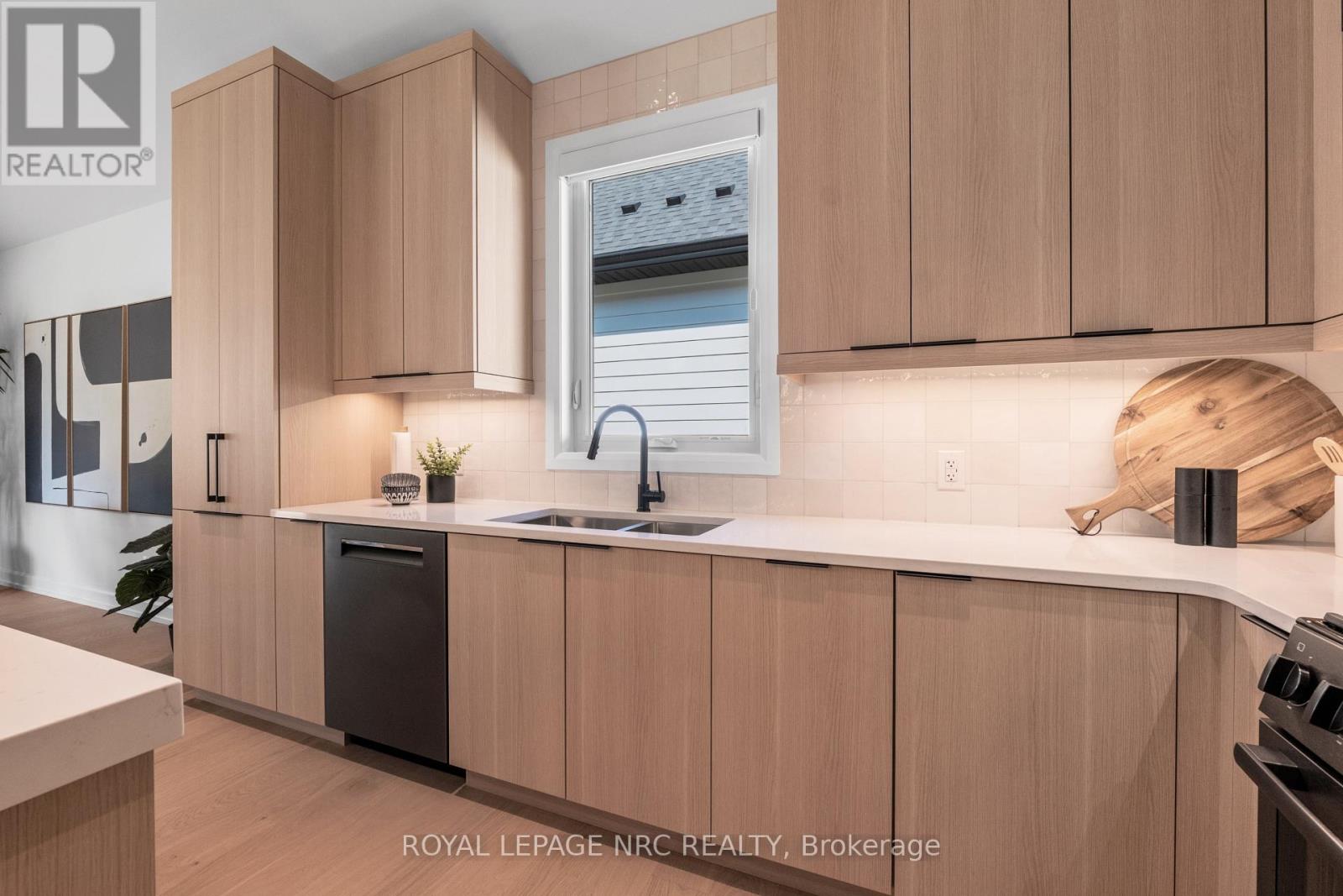 4 Page Street, Pelham, Ontario  L3E 0X3 - Photo 10 - X12789740