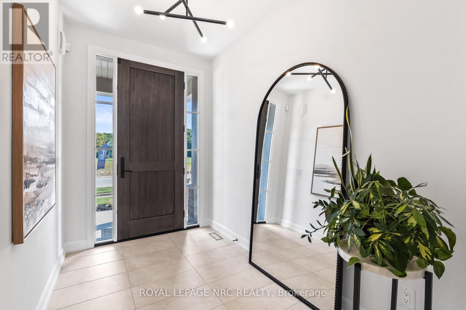 4 Page Street, Pelham, Ontario  L3E 0X3 - Photo 4 - X12789740