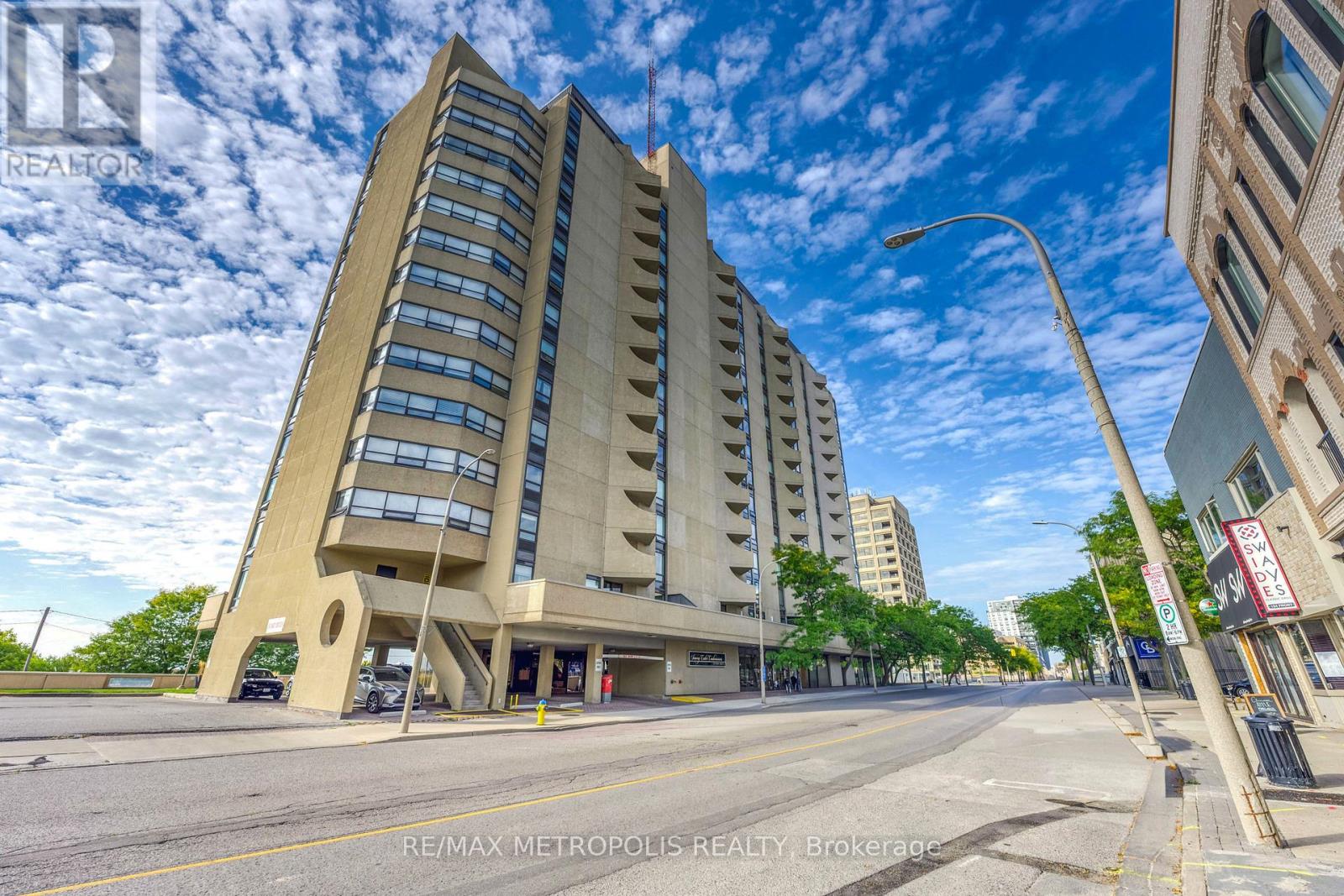 1306 - 155 Front Street N, Sarnia, Ontario  N7T 7V5 - Photo 12 - X12829028