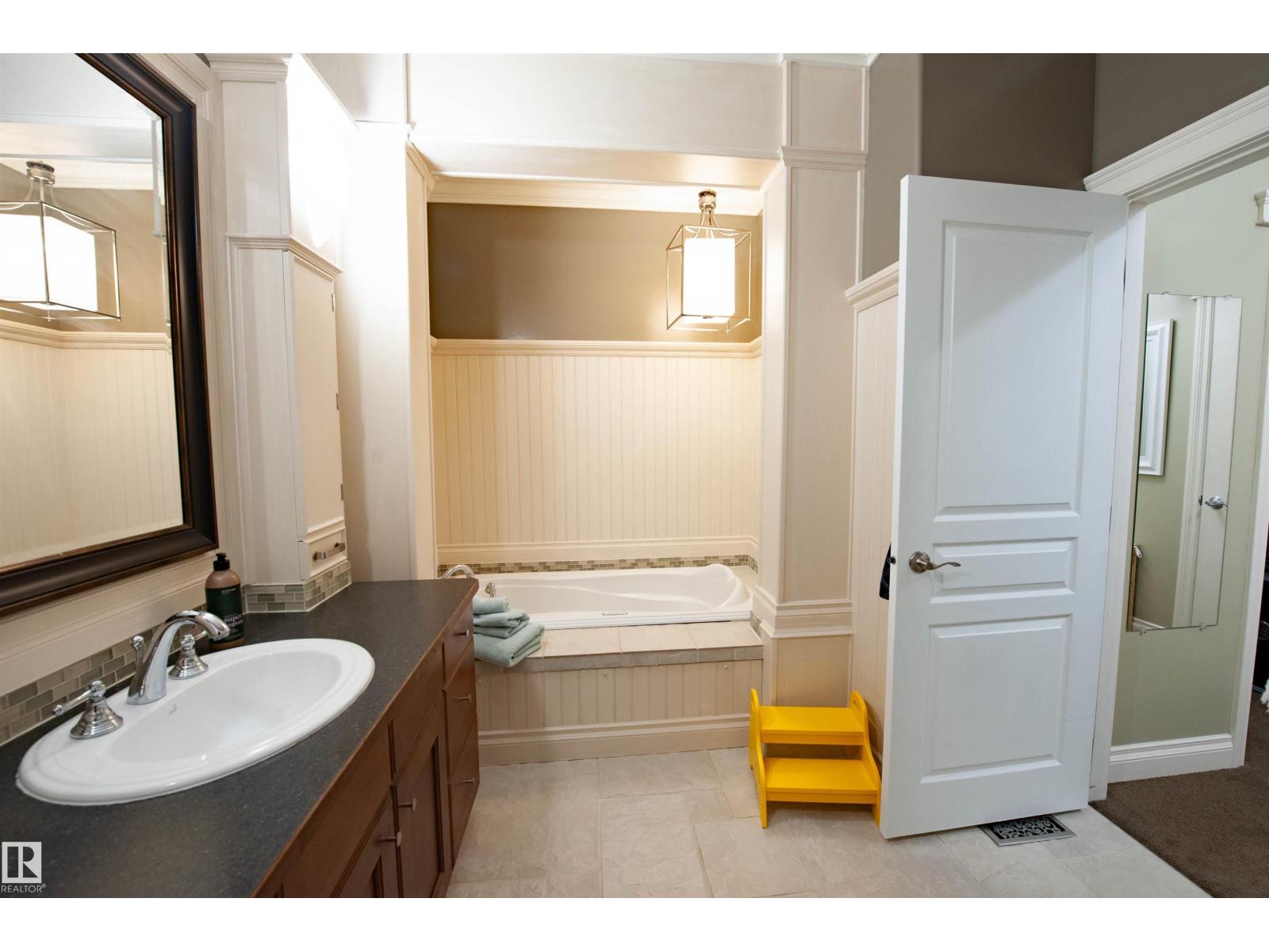 47 River Heights Dr Nw, Edmonton, Alberta  T6M 2R1 - Photo 37 - E4475260