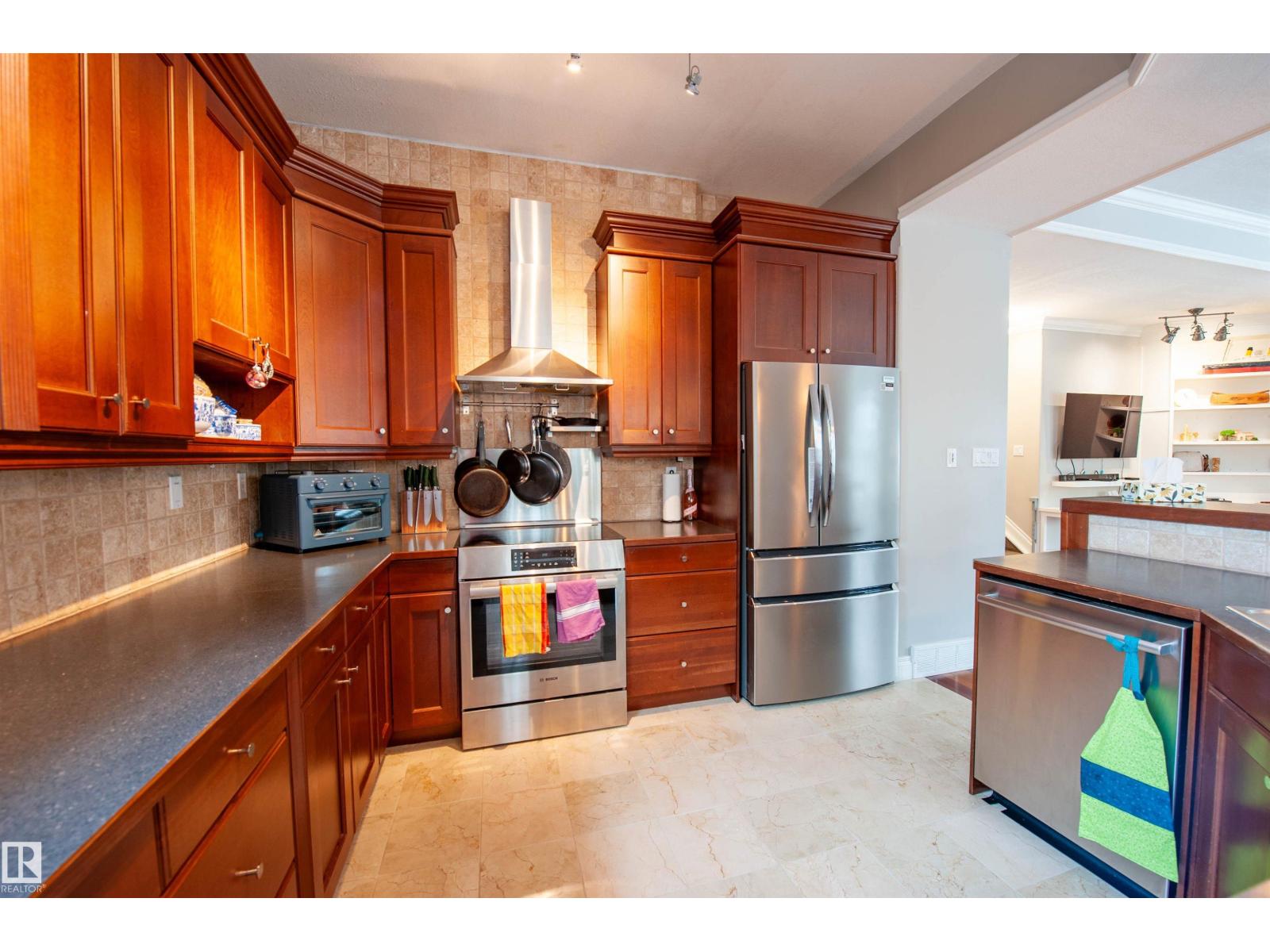 47 River Heights Dr Nw, Edmonton, Alberta  T6M 2R1 - Photo 9 - E4475260