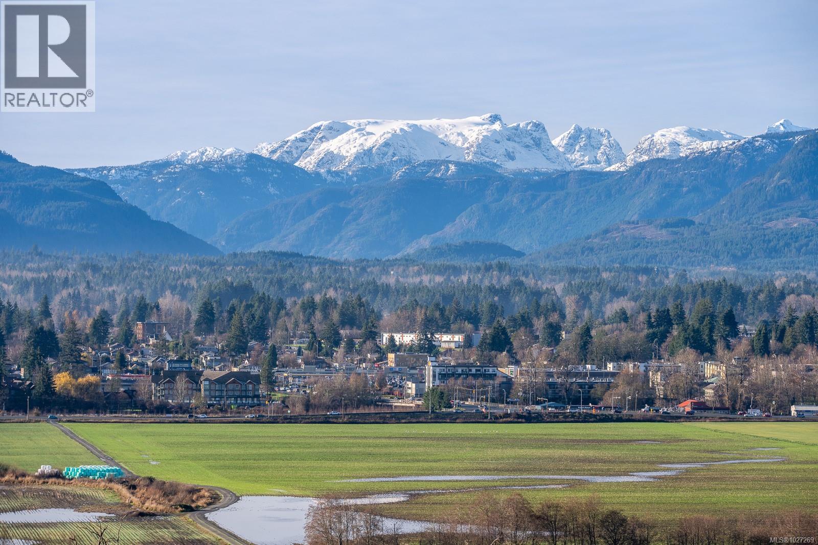 1418 Valley View Dr, Courtenay, British Columbia