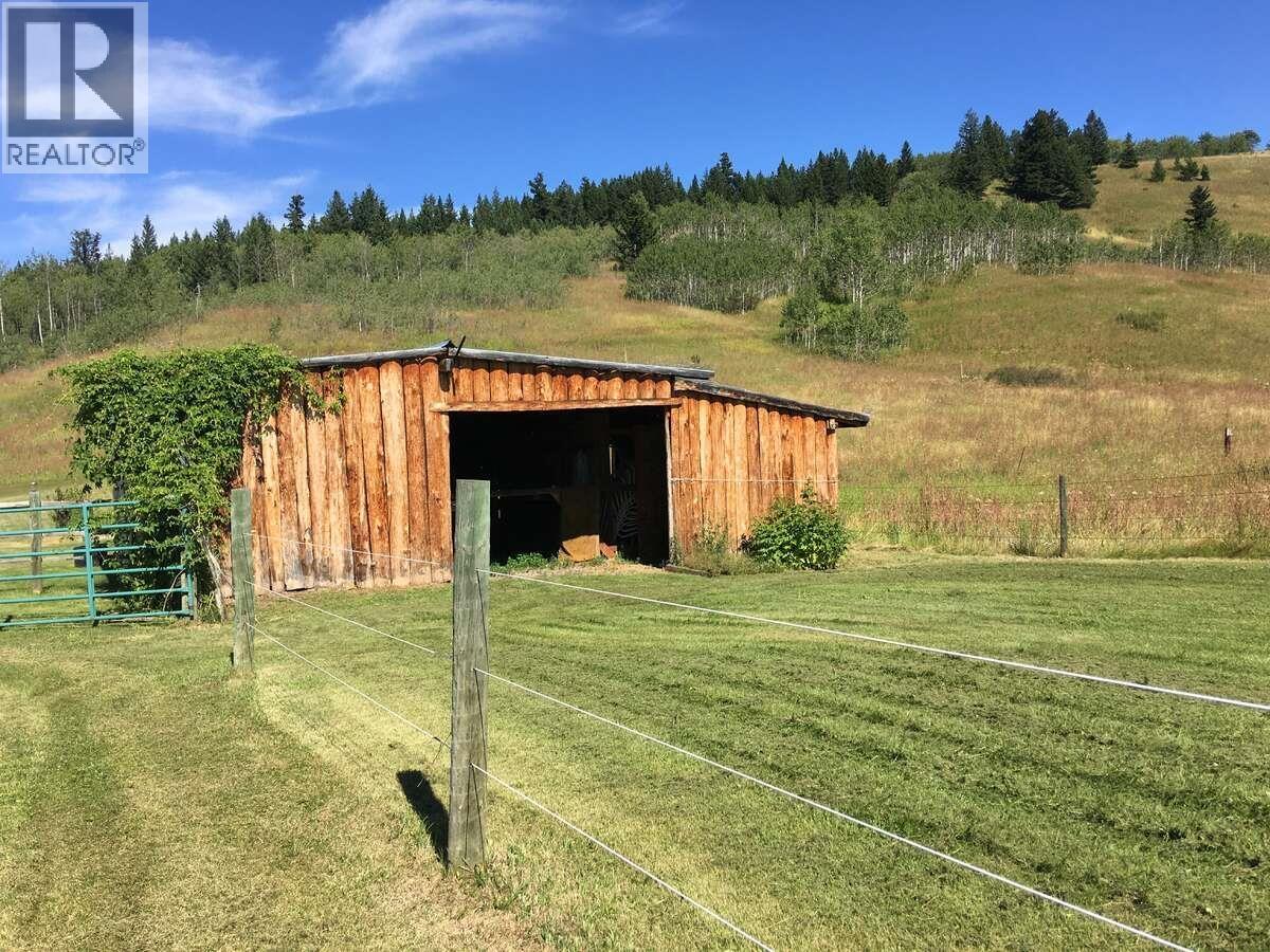 4221 Lodge Road, Lac La Hache, British Columbia  V0K 1T0 - Photo 5 - R3094359