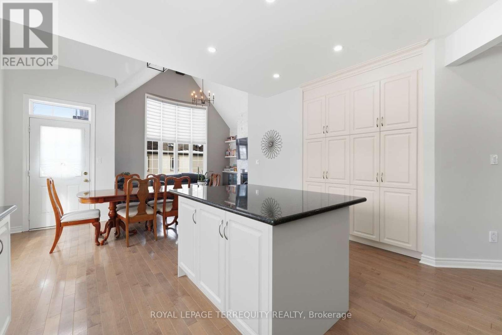 10 Culham Trail, Wasaga Beach, Ontario  L9Z 0C6 - Photo 13 - S12828964