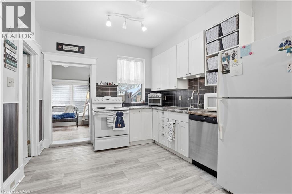 63 Woodland Avenue, St. Catharines, Ontario  L2R 5A4 - Photo 14 - 40806128