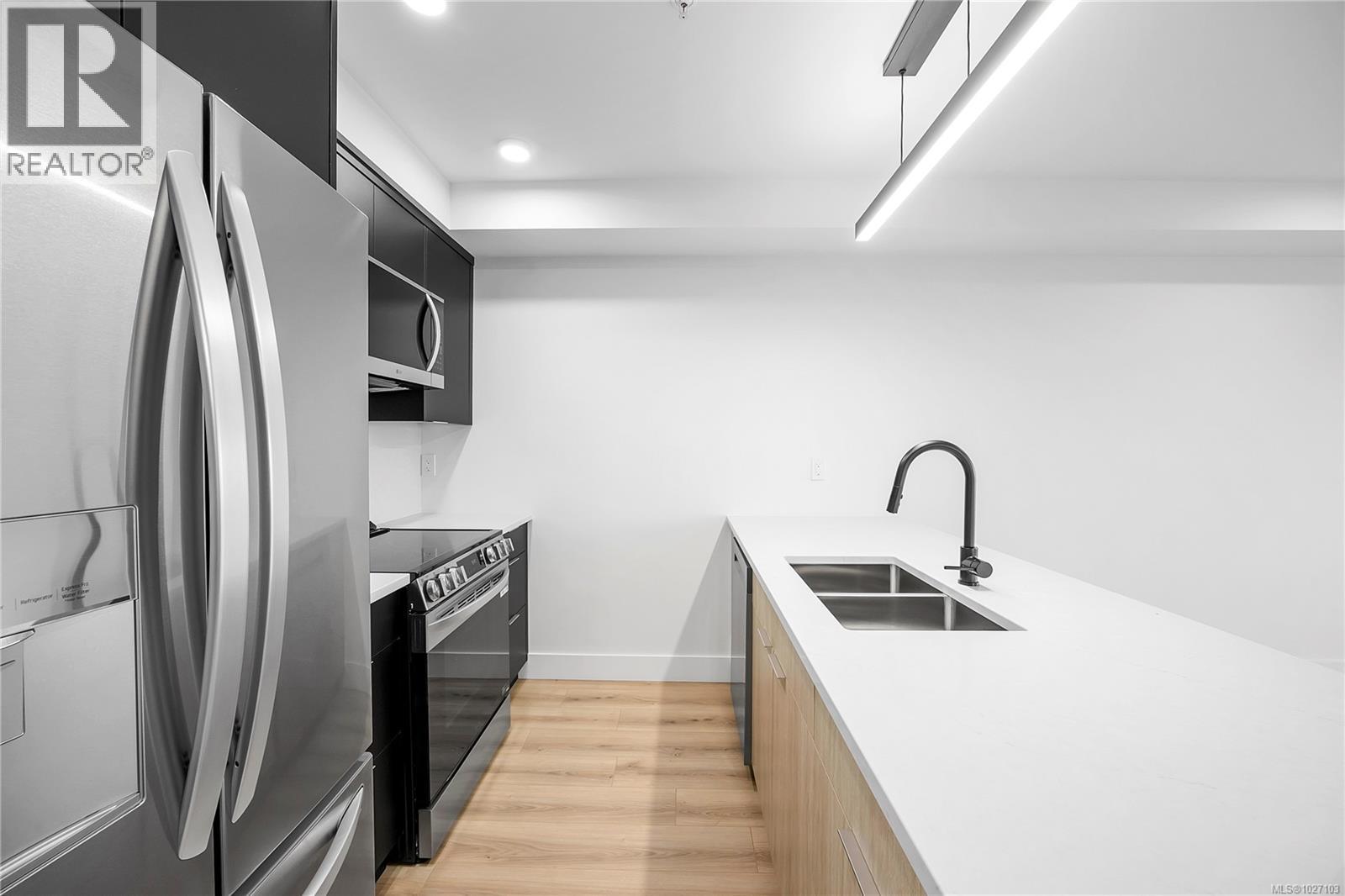 505 45 Haliburton St, Nanaimo, British Columbia  V9R 4V6 - Photo 5 - 1027103