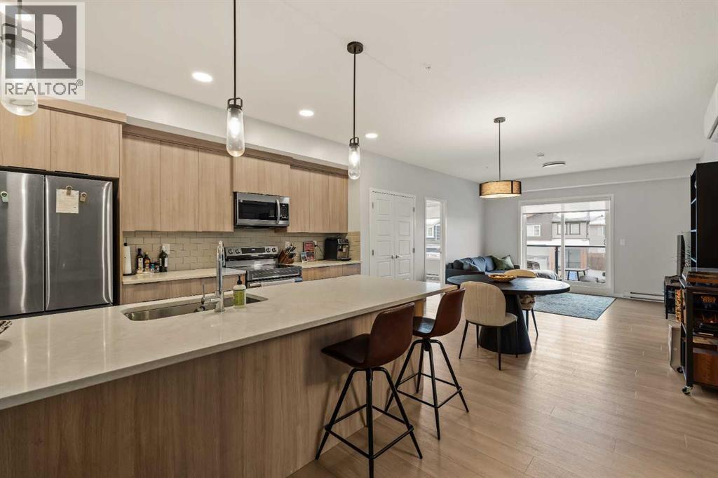 2201, 33 Carringham Gate Nw, Calgary, Alberta  T3P 2H6 - Photo 5 - A2275110