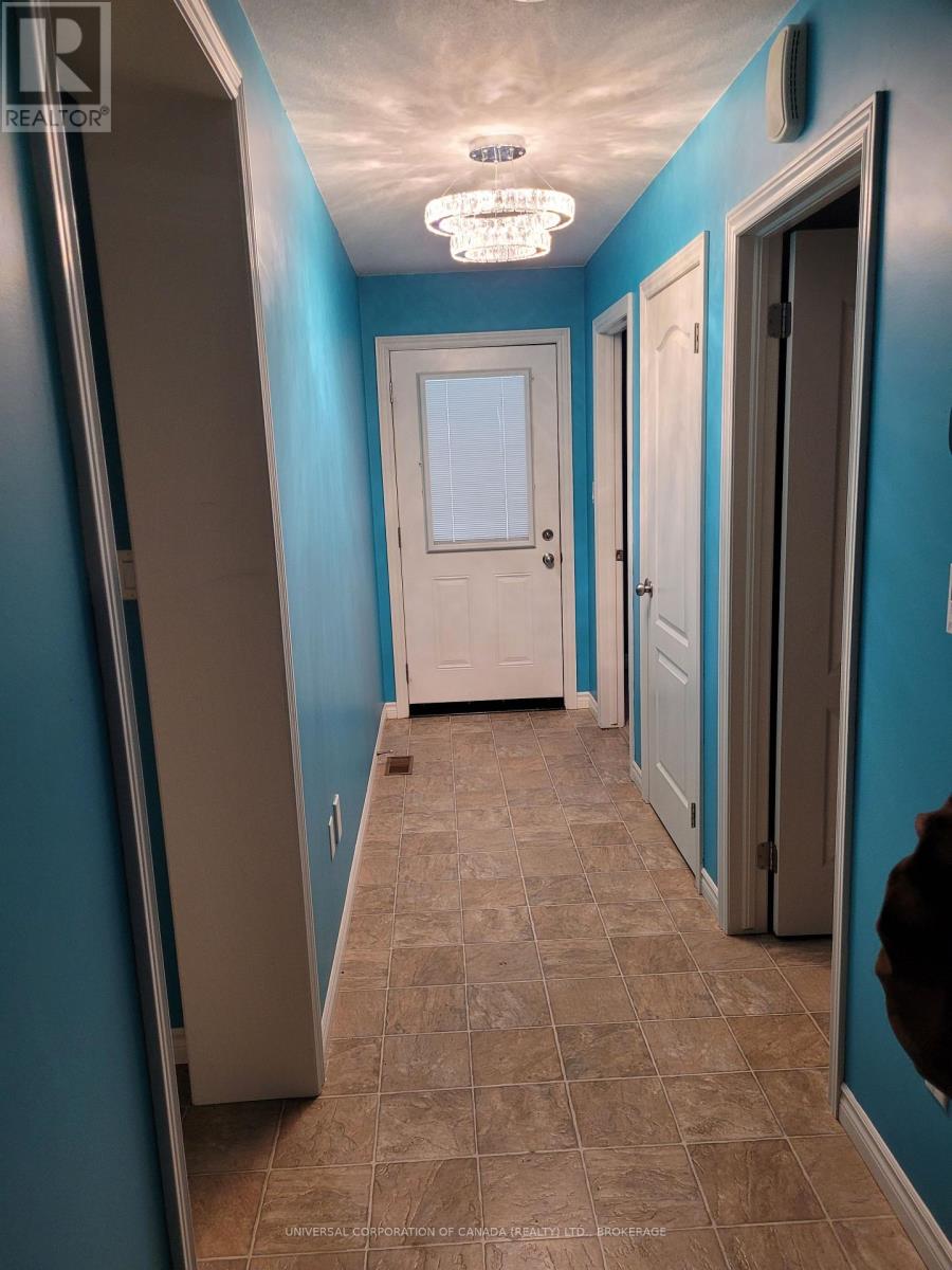 3293 Morrell Street, Brooke-Alvinston, Ontario  N0N 1A0 - Photo 2 - X12829068