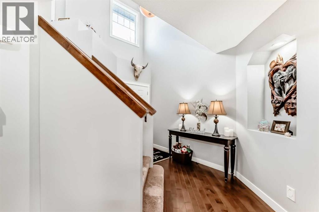 562 New Brighton Drive Se, Calgary, Alberta  T2Z 0N8 - Photo 2 - A2275887