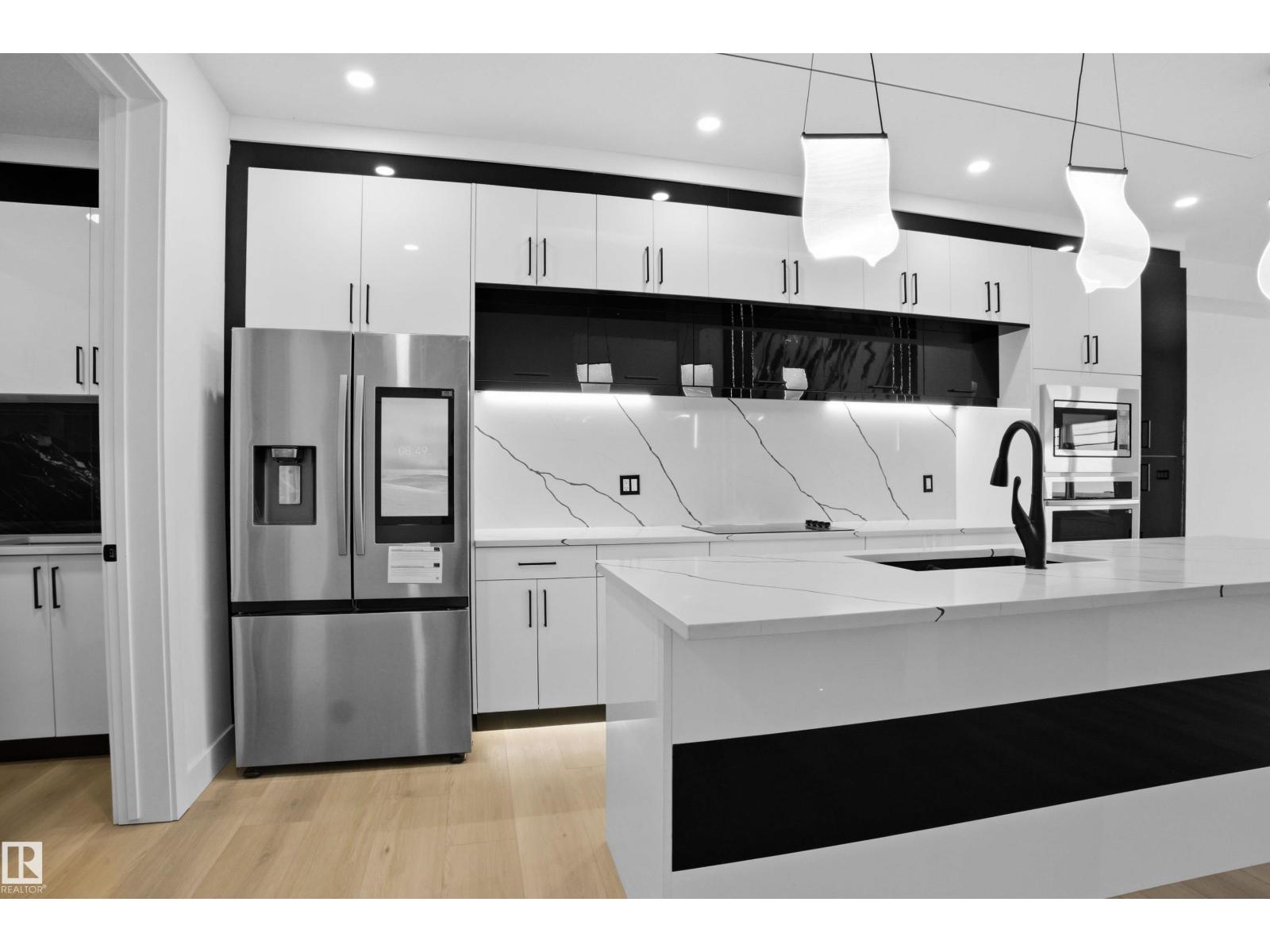 15415 20 St Nw, Edmonton, Alberta  T5Y 4H8 - Photo 3 - E4475261