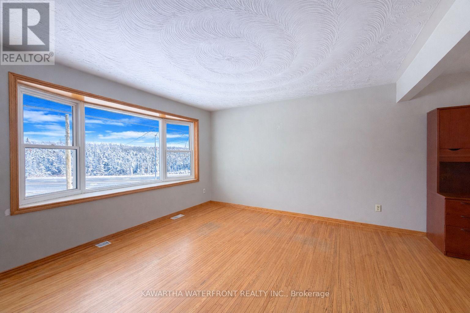 12 Leanne Avenue, Otonabee-South Monaghan, Ontario  K9J 6X8 - Photo 13 - X12828932