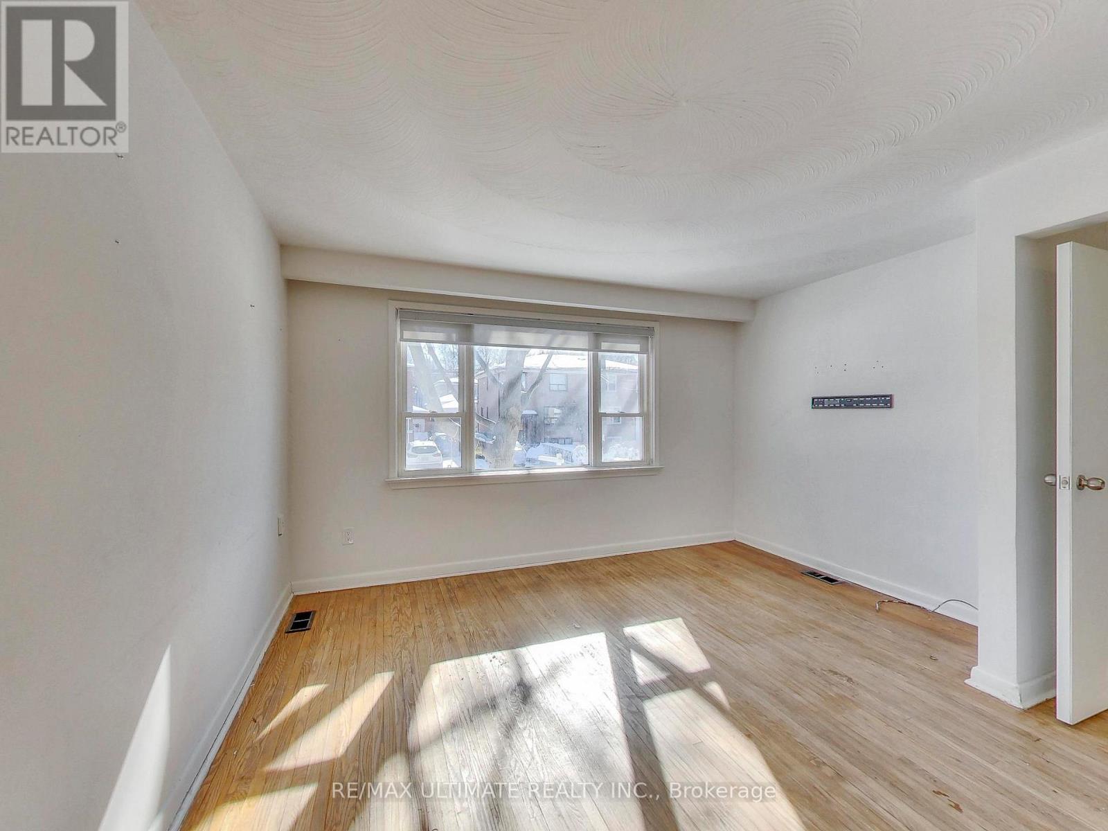 120 Edinborough Court, Toronto, Ontario  M6N 2E8 - Photo 3 - W12829060