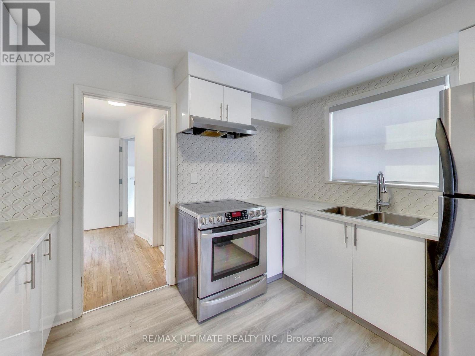 120 Edinborough Court, Toronto, Ontario  M6N 2E8 - Photo 5 - W12829060