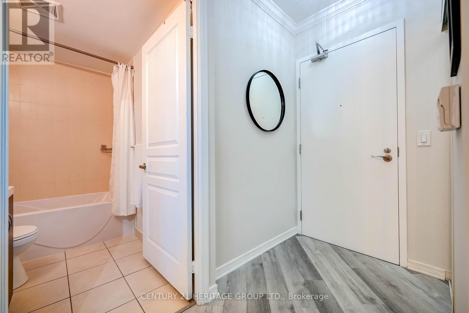 3108 - 2240 Lakeshore Boulevard W, Toronto, Ontario  M8V 0B1 - Photo 6 - W12829062