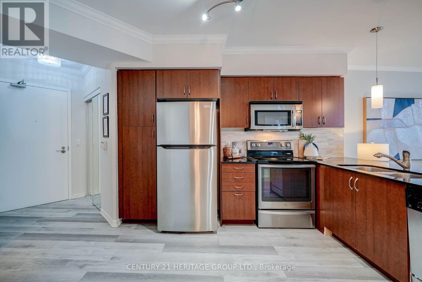 3108 - 2240 Lakeshore Boulevard W, Toronto, Ontario  M8V 0B1 - Photo 9 - W12829062