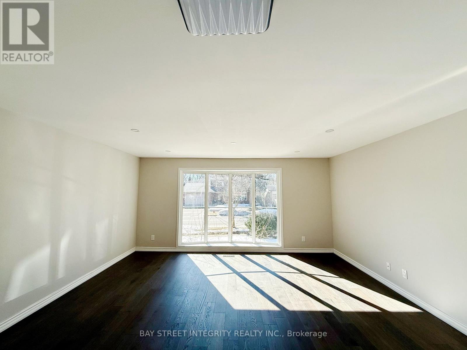 2193 Constance Drive, Oakville, Ontario  L6J 5L5 - Photo 17 - W12829076