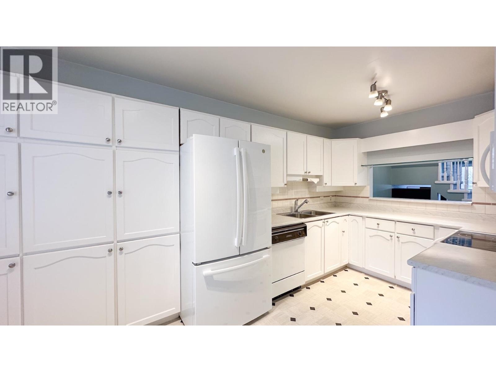 304 7251 Minoru Boulevard, Richmond, British Columbia  V6Y 3P5 - Photo 3 - R3093875