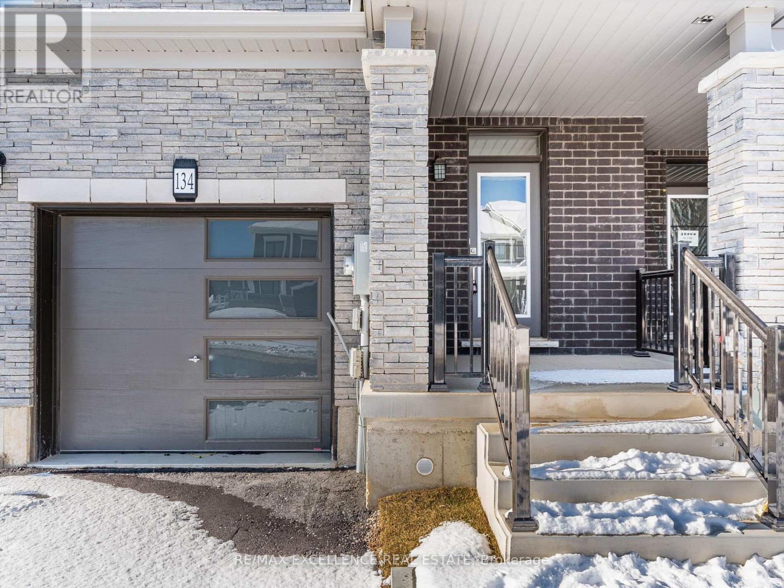 134 Granville Crescent, Haldimand, Ontario  N3W 0J7 - Photo 3 - X12829058