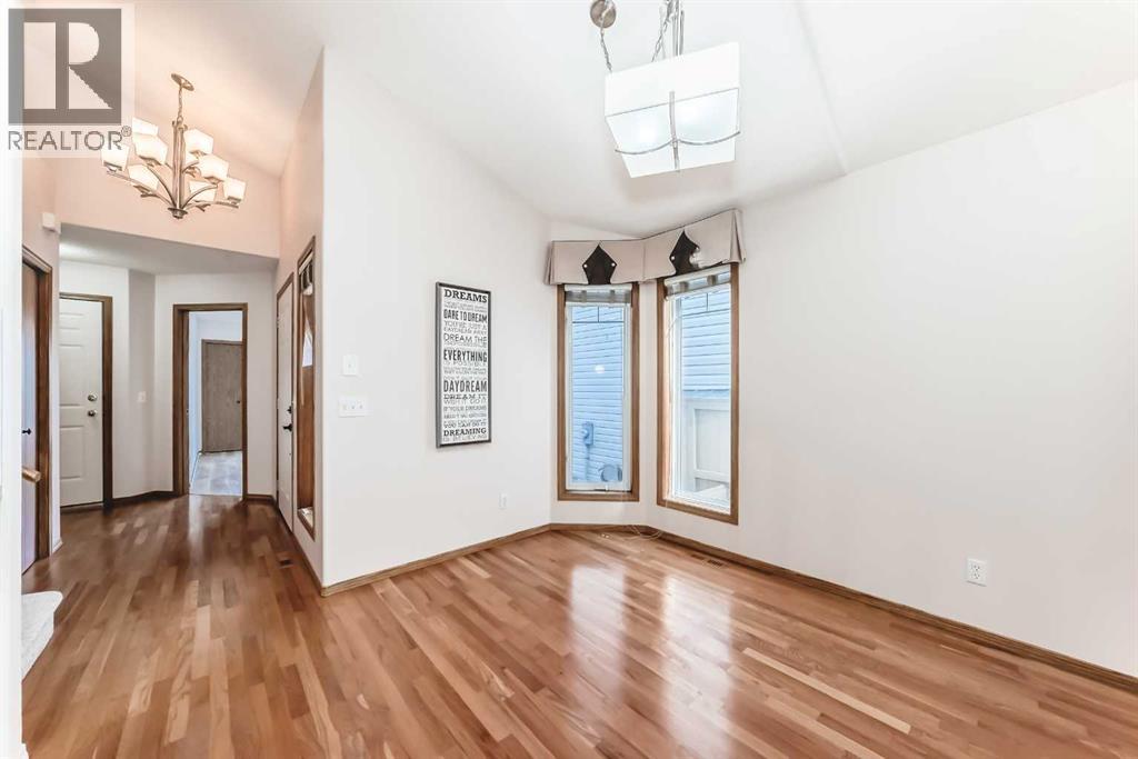 110 Somerglen Road Sw, Calgary, Alberta  T2Y 3S3 - Photo 7 - A2283375