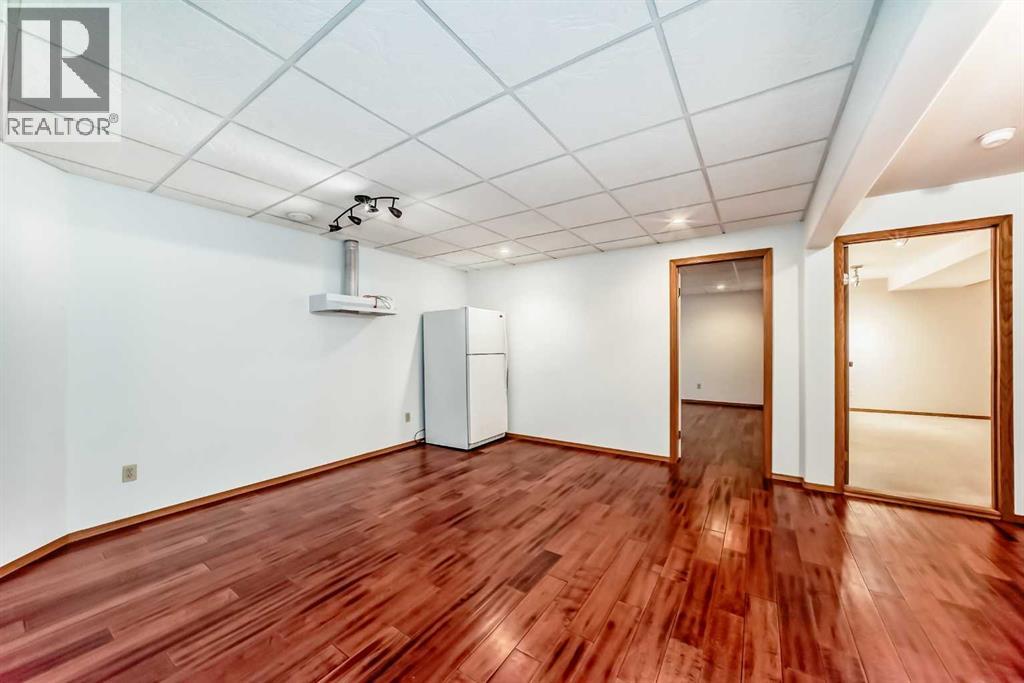 110 Somerglen Road Sw, Calgary, Alberta  T2Y 3S3 - Photo 28 - A2283375