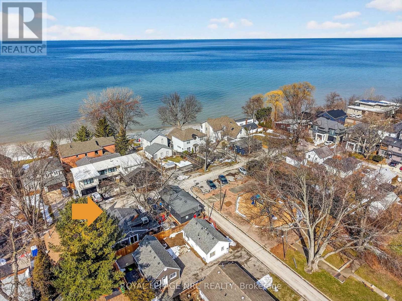 11 Peel Street, St. Catharines, Ontario  L2N 5A2 - Photo 2 - X12829110