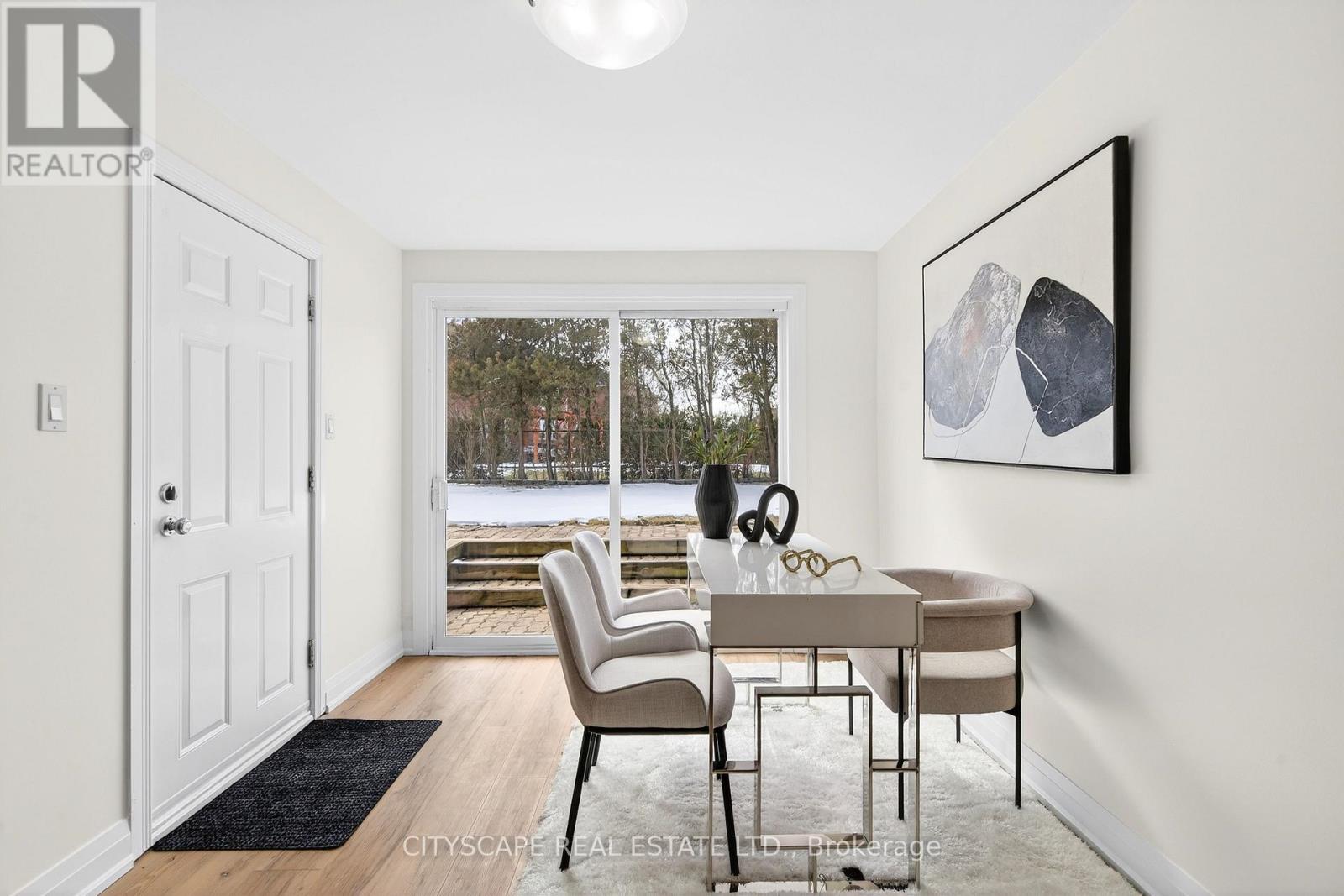 218 Fairfax Place, Burlington, Ontario  L7L 4S8 - Photo 19 - W12828268