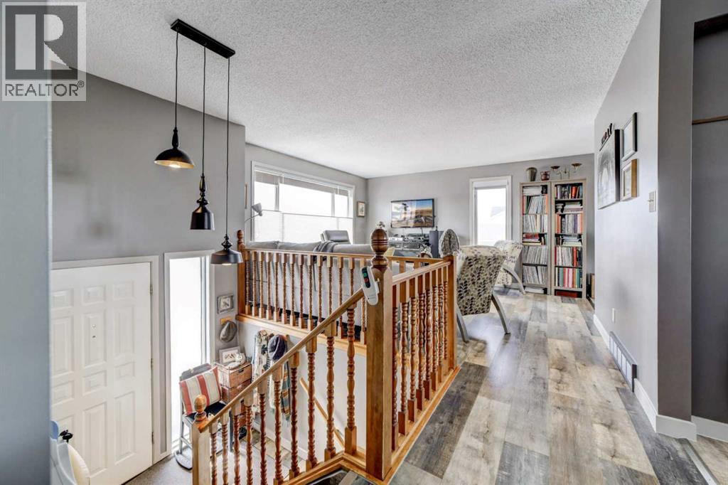 598 Thistle Crescent, Pincher Creek, Alberta  T0K 1W0 - Photo 3 - A2289201