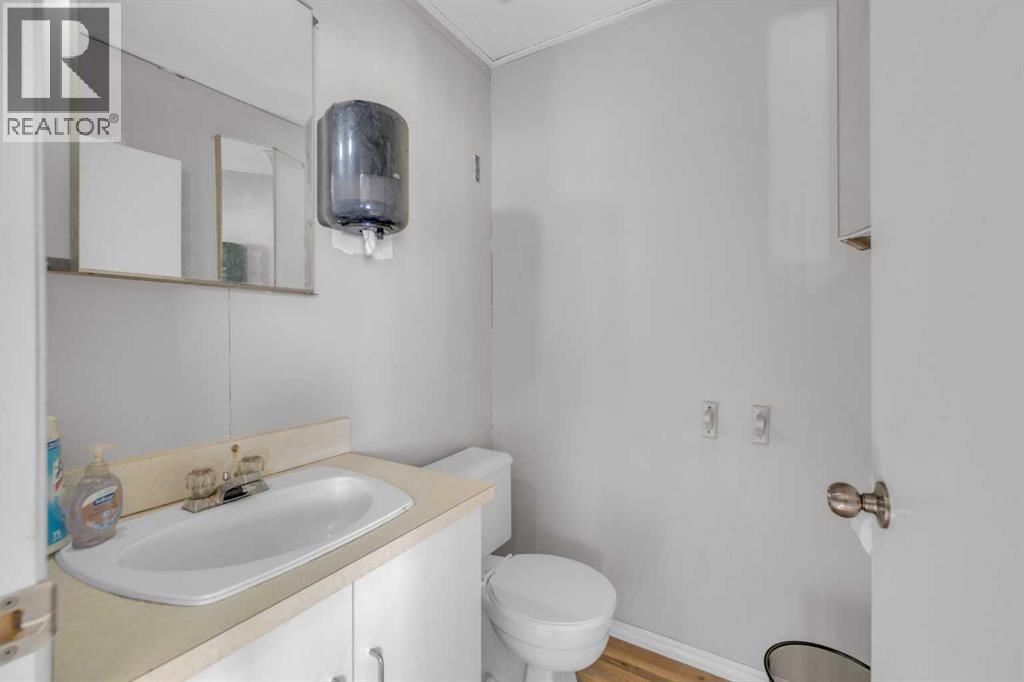 6606 42 Ave, Ponoka, Alberta T4J 1J8 - Photo 11 - A2289330