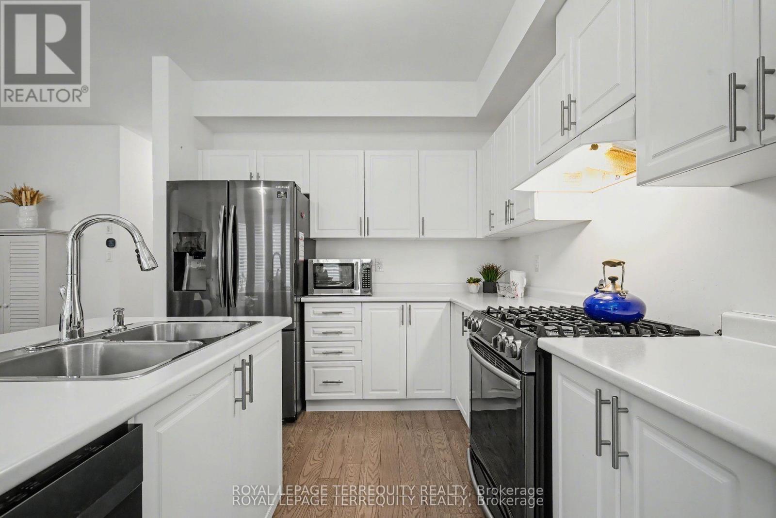 39 Crows Nest Lane, Clarington, Ontario  L1C 4A9 - Photo 5 - E12829096