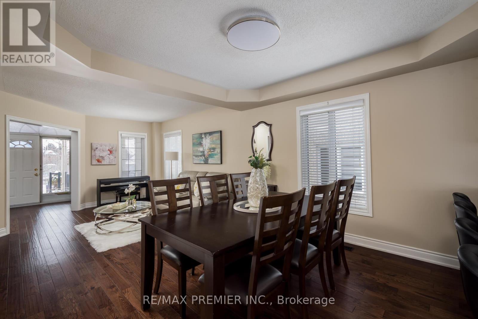 35 Cachet Hill Crescent, Vaughan, Ontario  L4H 1S6 - Photo 10 - N12829098