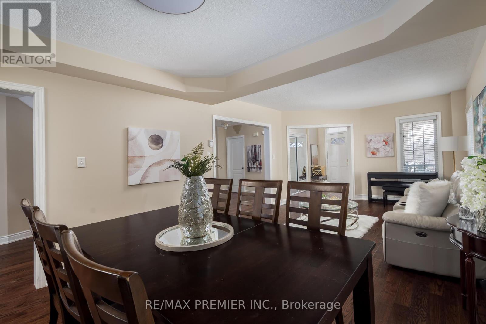 35 Cachet Hill Crescent, Vaughan, Ontario  L4H 1S6 - Photo 11 - N12829098