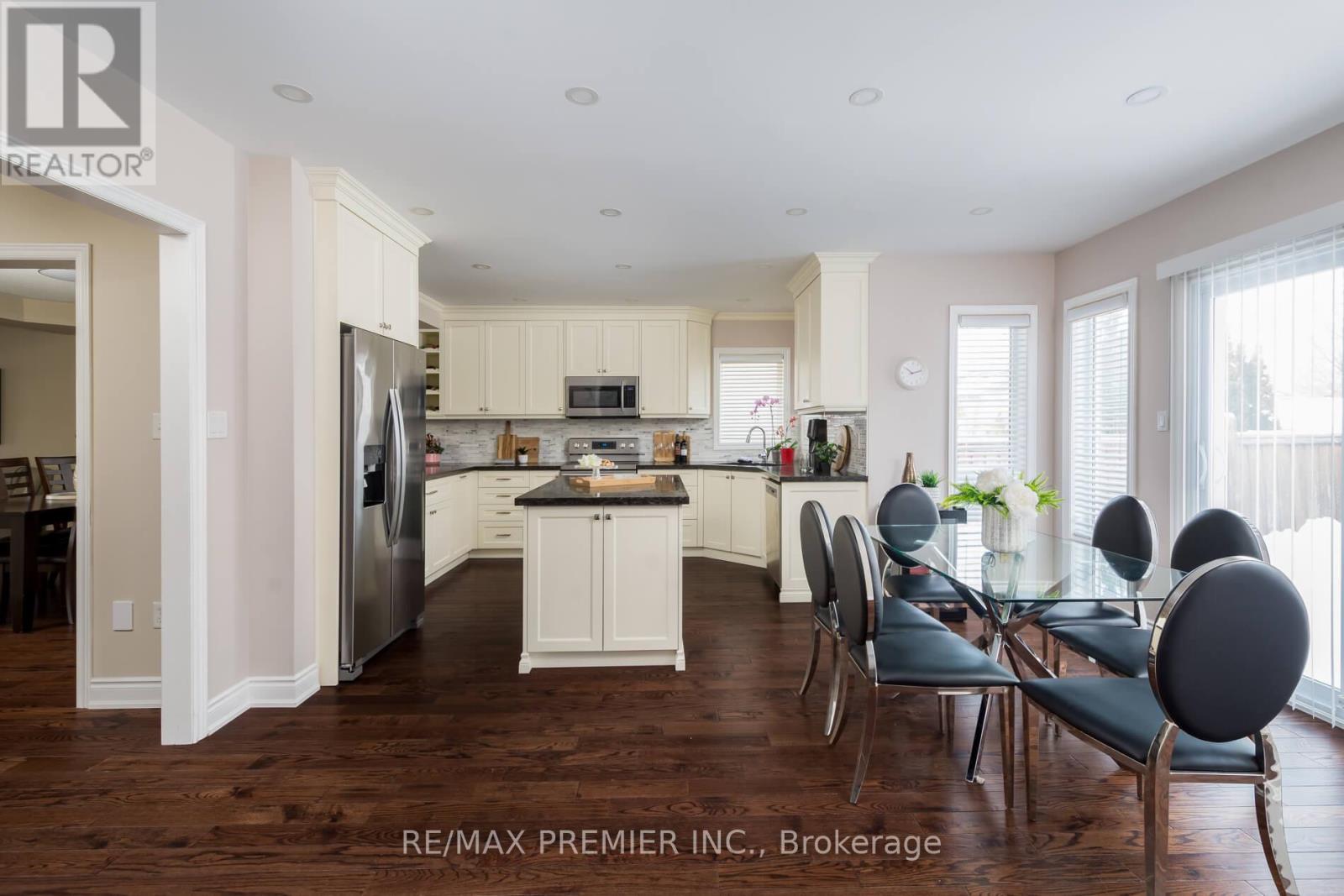 35 Cachet Hill Crescent, Vaughan, Ontario  L4H 1S6 - Photo 14 - N12829098