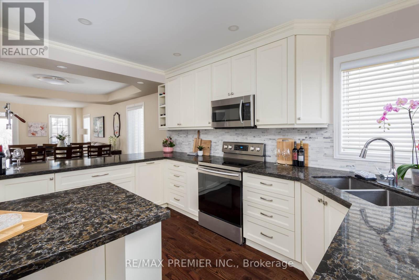 35 Cachet Hill Crescent, Vaughan, Ontario  L4H 1S6 - Photo 19 - N12829098