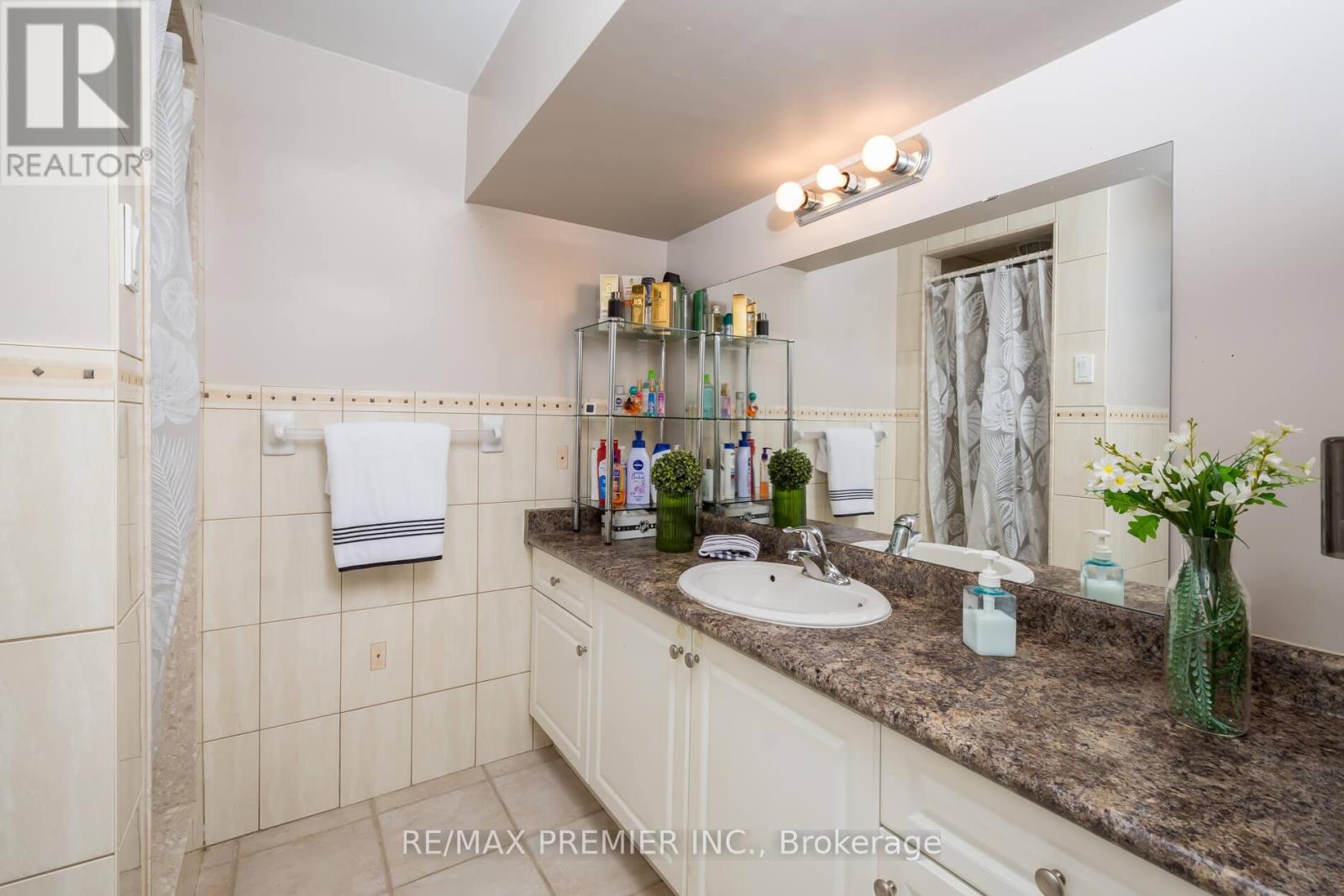 35 Cachet Hill Crescent, Vaughan, Ontario  L4H 1S6 - Photo 41 - N12829098