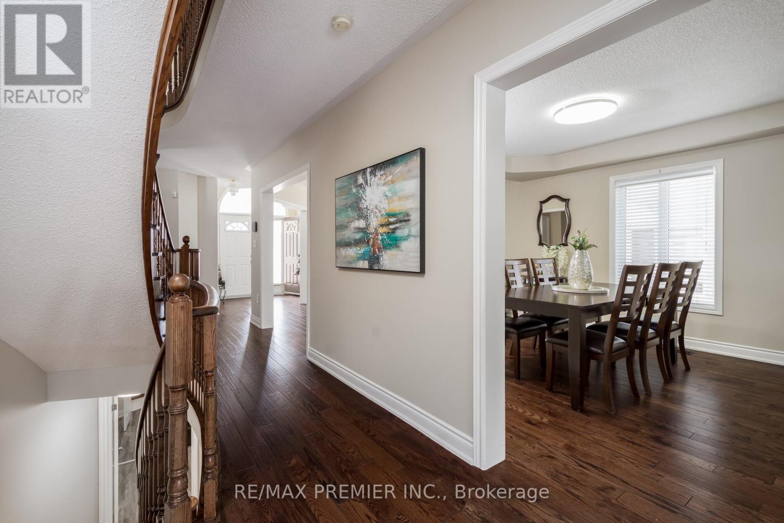 35 Cachet Hill Crescent, Vaughan, Ontario  L4H 1S6 - Photo 5 - N12829098