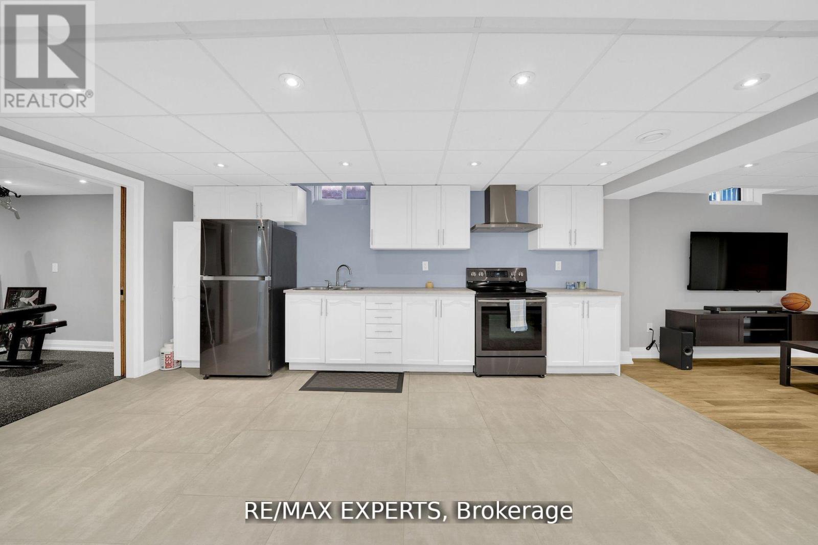 24 Bluestone Street, Vaughan, Ontario  L4L 8C8 - Photo 9 - N12829106