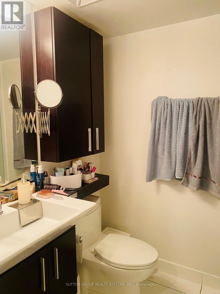 526 - 8 Telegram Mews, Toronto, Ontario  M5V 3Z5 - Photo 14 - C12821960