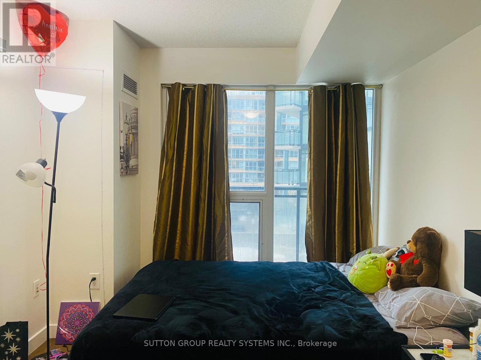 526 - 8 Telegram Mews, Toronto, Ontario  M5V 3Z5 - Photo 9 - C12821960