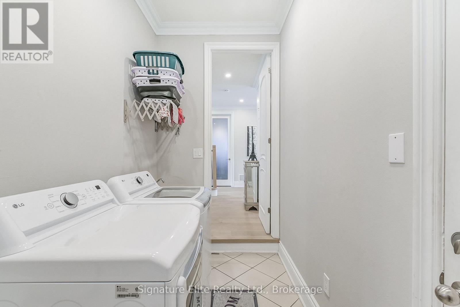 3428 Mistwell Crescent, Oakville, Ontario  L6L 0A3 - Photo 11 - W12829078