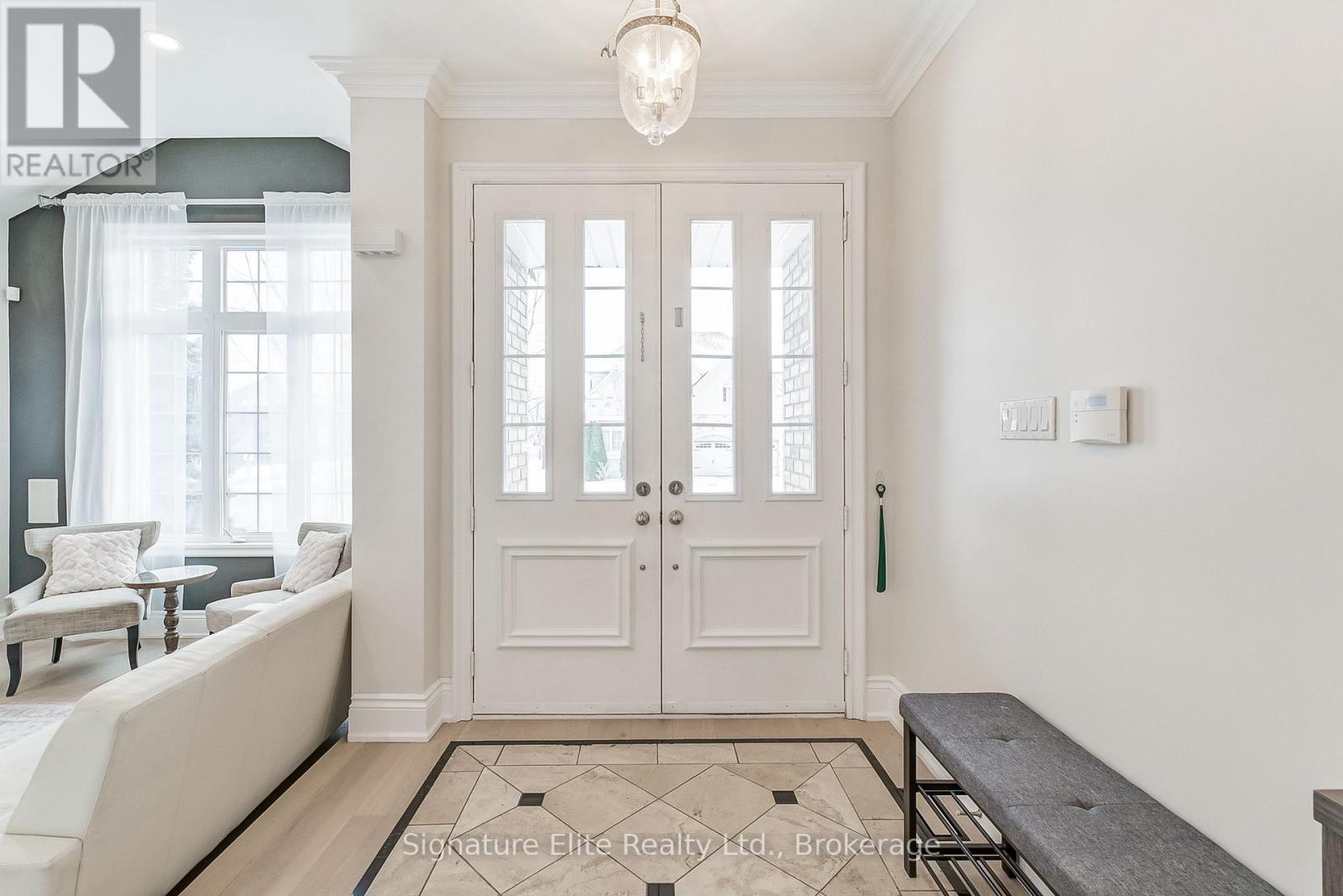 3428 Mistwell Crescent, Oakville, Ontario  L6L 0A3 - Photo 4 - W12829078