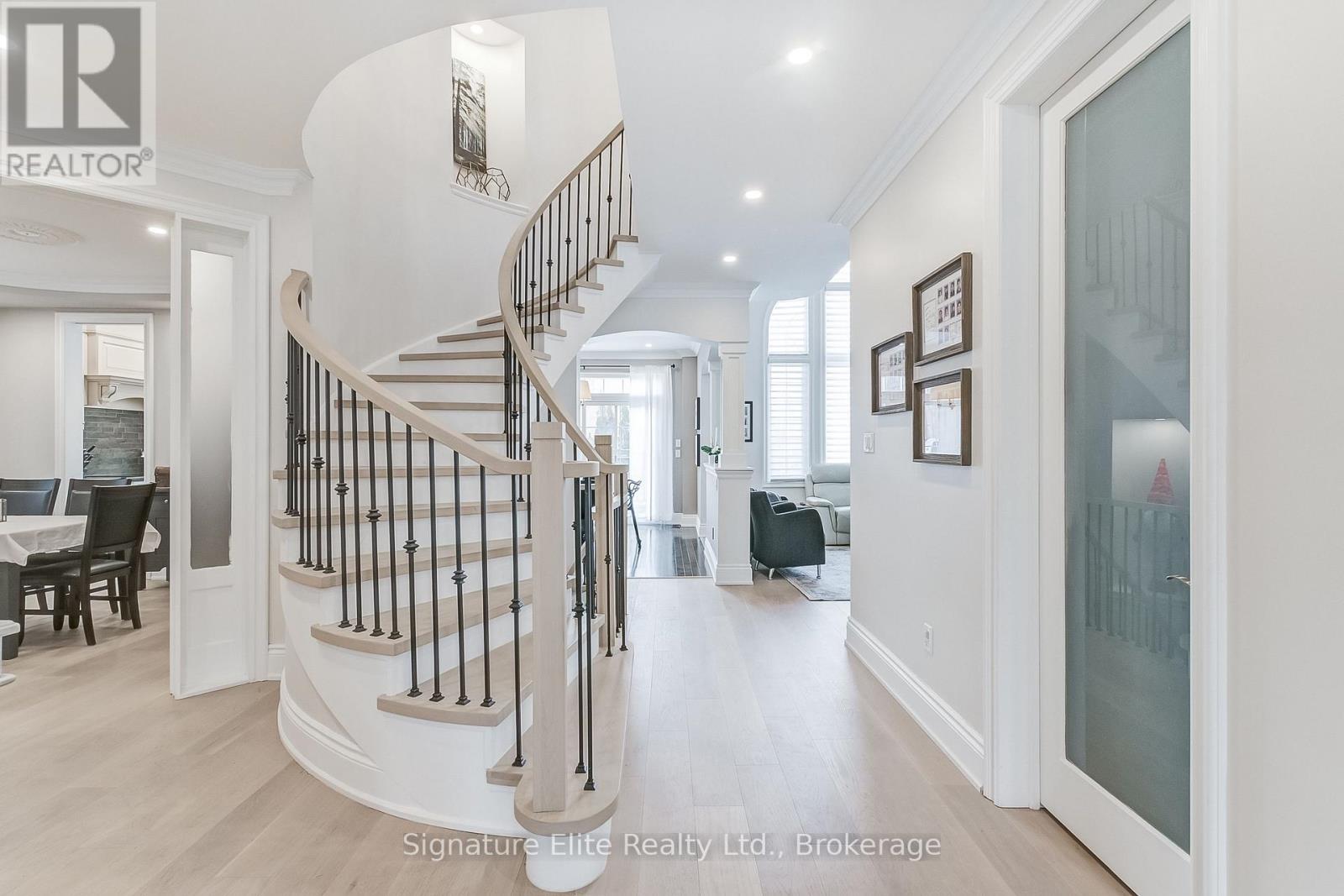 3428 Mistwell Crescent, Oakville, Ontario  L6L 0A3 - Photo 9 - W12829078